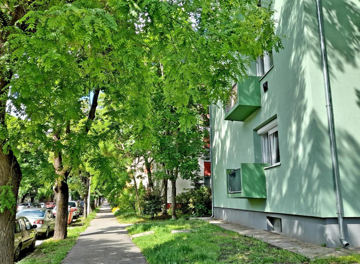 Pecs Park Apartment Exterior photo